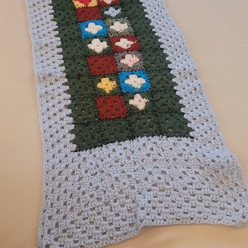 HAND knitted Table Runner - Picture 3 of 6
